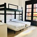 Quartier Jabalquinto Hostel *